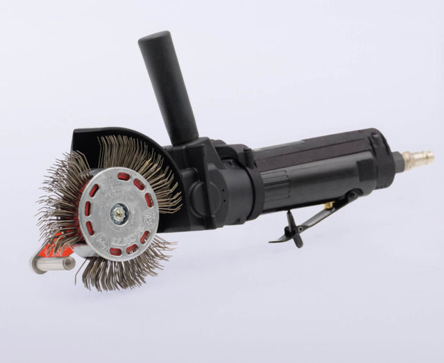 The Bristle Blaster® is a specially designed rotary bristle tool that both removes corrosion and generates an anchor profile.

Bristle Blaster® Pneumatic is ATEX-approved